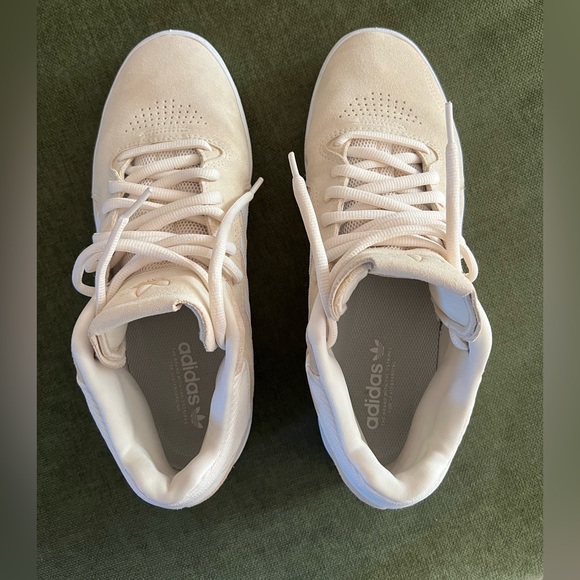 Adidas | Tyshawn Mid Off-White skate shoes - Picture 12 of 14